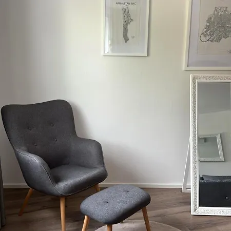 Moderne Im Herzen Von Rheinbach- Zentral, Gemuetlich, Gut Ausgestattet Apartment *